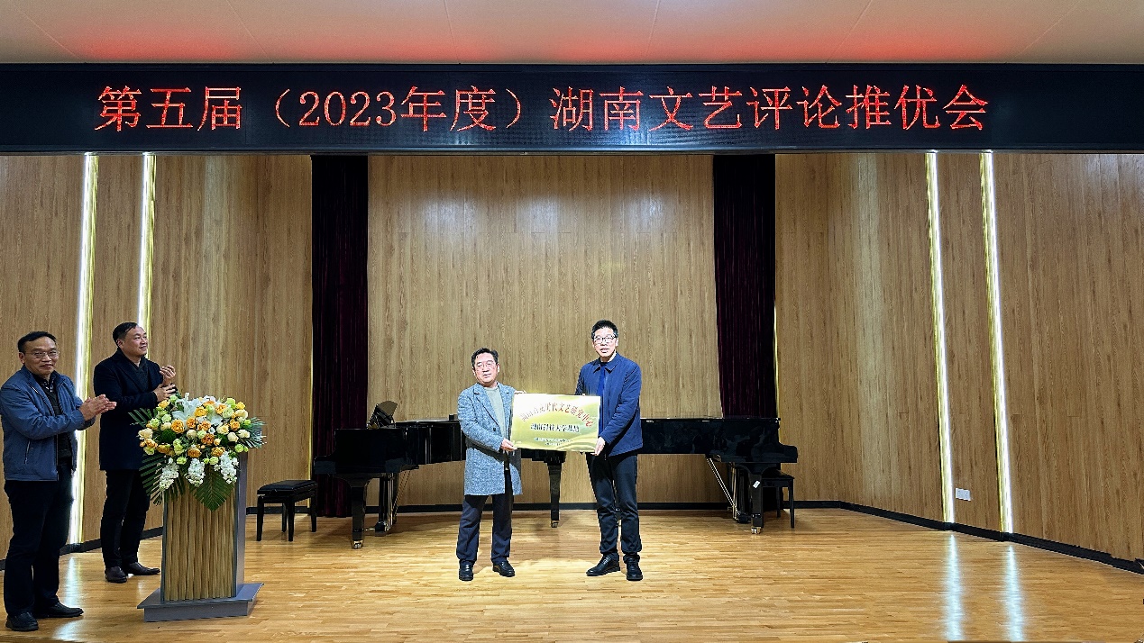 09c75b94a3b5486d885705927f8edc16.jpeg 09c75b94a3b5486d885705927f8edc16.jpeg